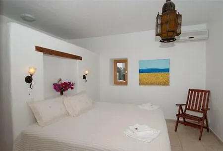 Anatuzi Parikia (Paros)
